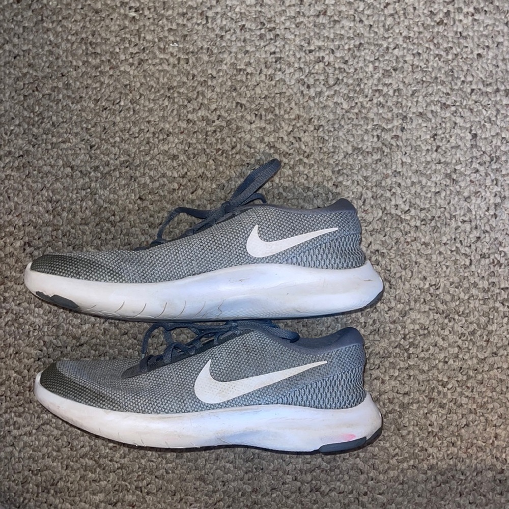 Nike Women’s Flex Experience Run 7 Running Shoes